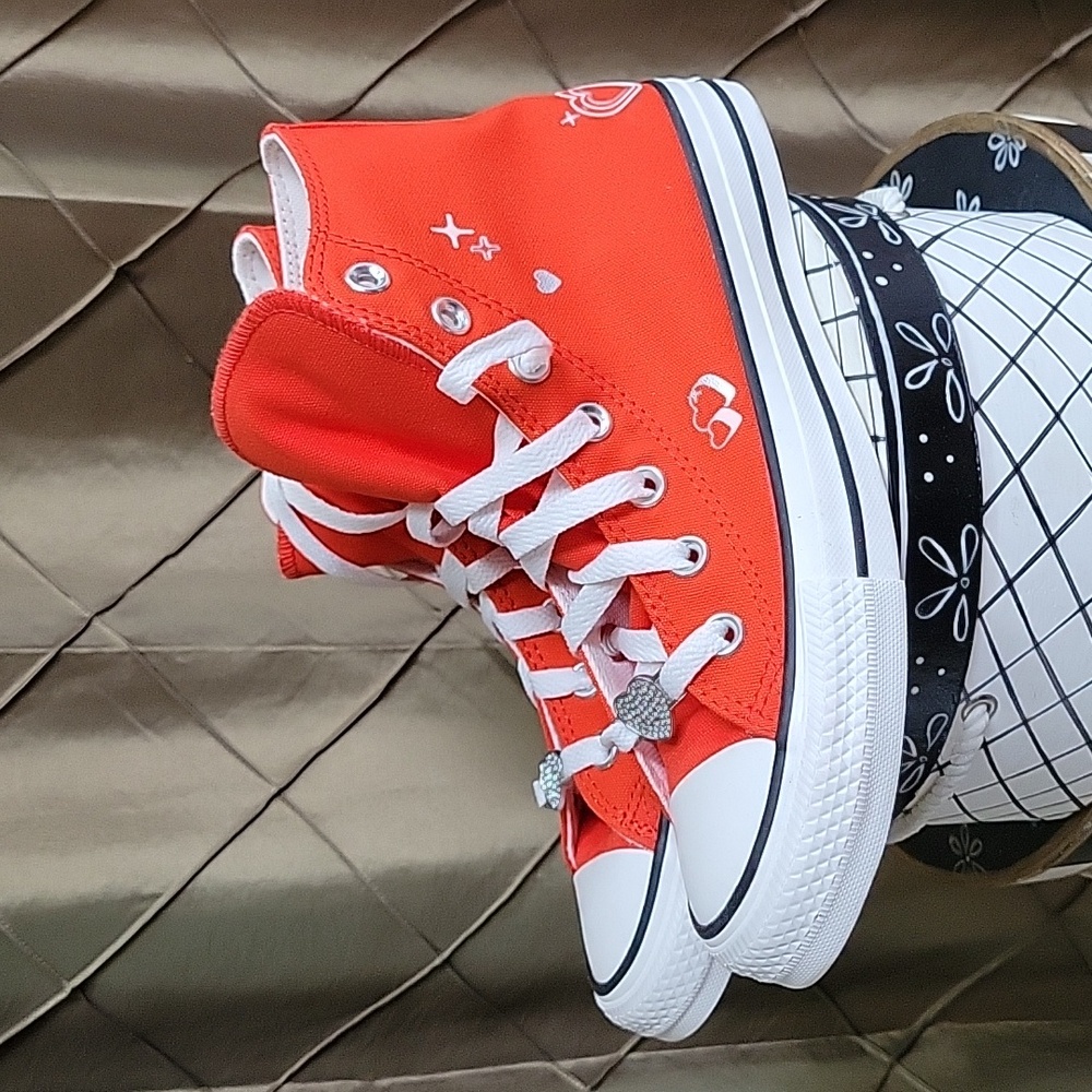 NWOT- RARE Converse Chuck Taylor All Star ‘Y2K Heart’ Canvas High Top Sneakers - Picture 3 of 10